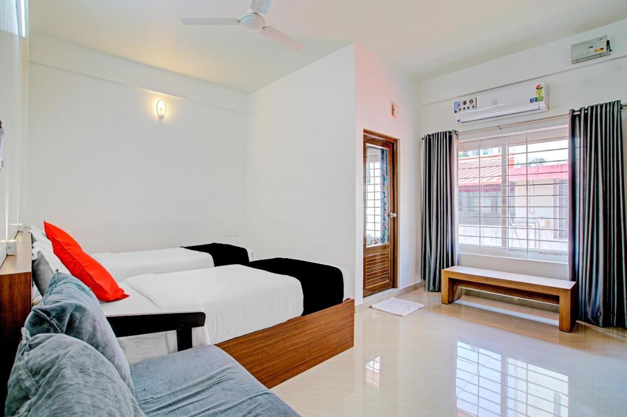Hôtel Vaccinated Staff- Capital O 74715 Phoenix Holidays à Kochi Extérieur photo