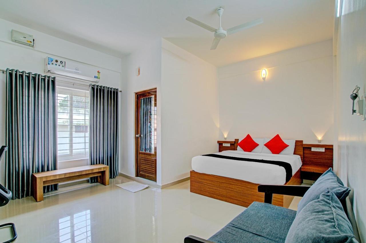 Hôtel Vaccinated Staff- Capital O 74715 Phoenix Holidays à Kochi Extérieur photo