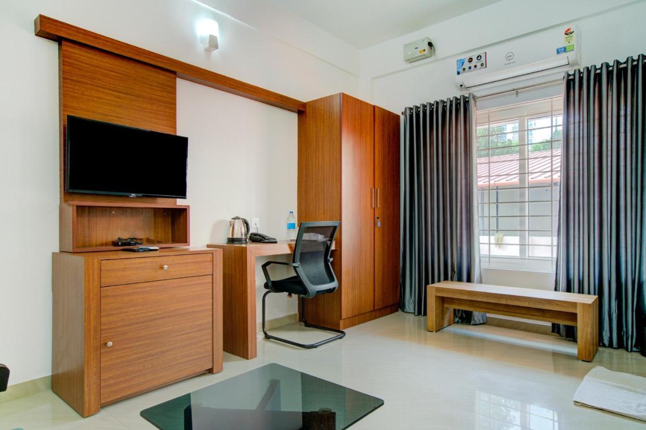 Hôtel Vaccinated Staff- Capital O 74715 Phoenix Holidays à Kochi Extérieur photo